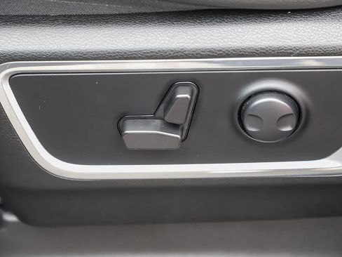 Used 2023 RAM 1500 Laramie RWD image 21