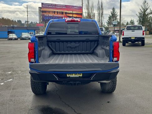 Used 2025 Chevrolet Colorado ZR2 w/ Technology Package image 9