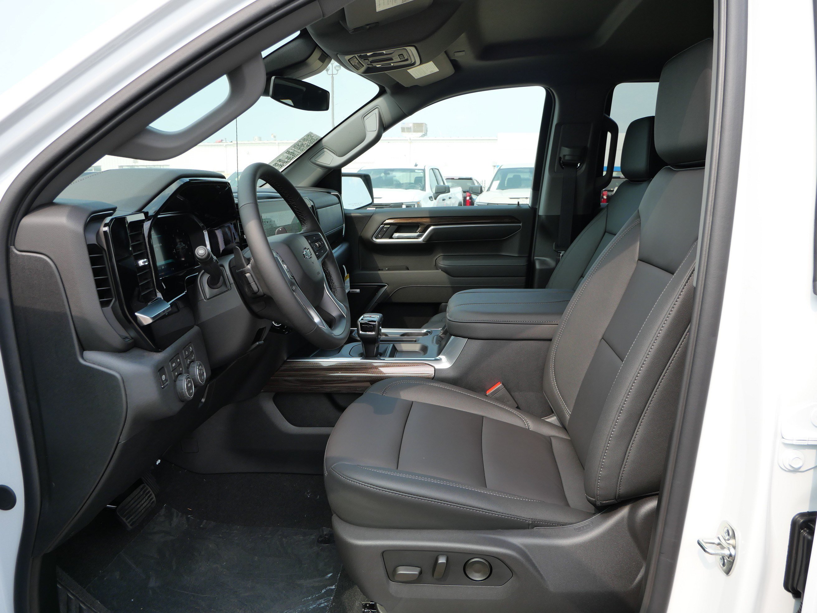 New 2026 Chevrolet Silverado 1500 RST w/ RST All Star Premium Package AWD/4WD image 10