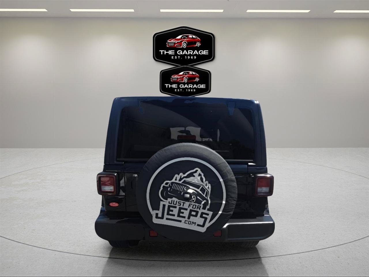 Used 2021 Jeep Wrangler Unlimited Sahara AWD/4WD image 5