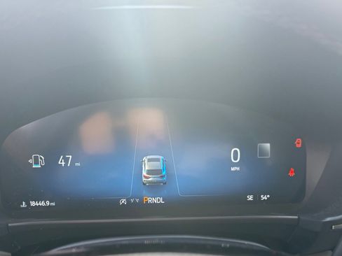 Certified 2025 Ford Escape Platinum w/ Premium Technology Package image 32