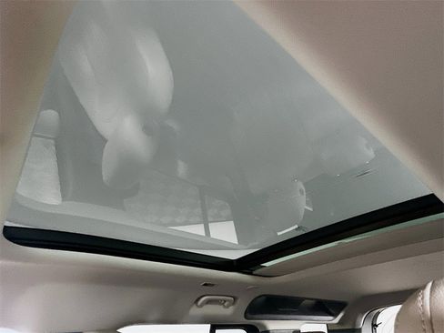 Used 2020 Land Rover Defender 110 S image 21