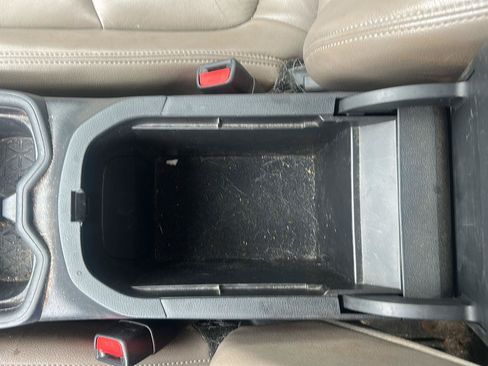 Used 2019 Toyota RAV4 LE w/ Carpet Mat Package AWD/4WD image 18