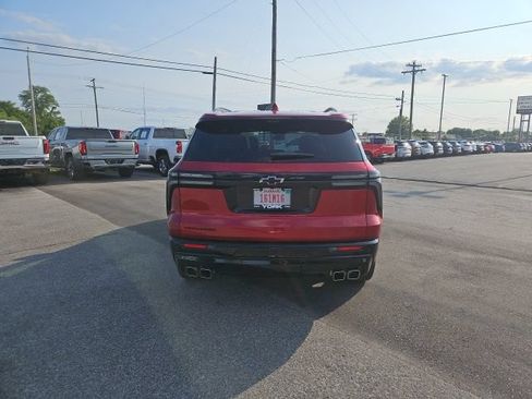 Used 2024 Chevrolet Traverse RS w/ LPO, Floor Liner Package FWD image 7