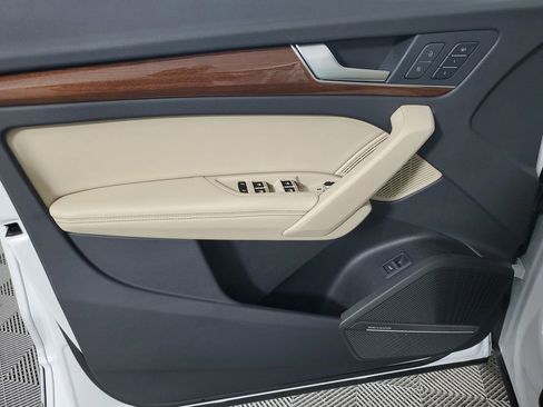 Used 2023 Audi Q5 2.0T Premium Plus w/ Premium Plus Package AWD/4WD image 19