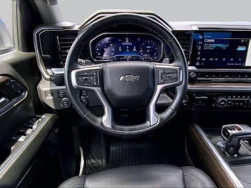 Used 2024 Chevrolet Silverado 1500 LT Trail Boss w/ LT Trail Boss Premium Package AWD/4WD image 5