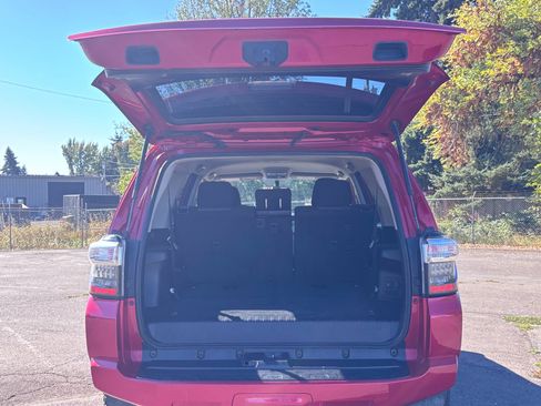 Used 2017 Toyota 4Runner SR5 image 10