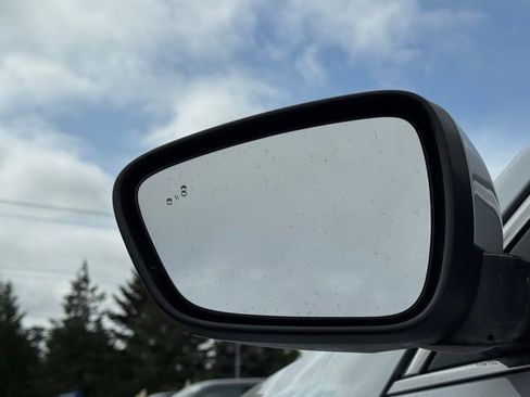 Used 2025 Ford Escape Platinum AWD/4WD image 40