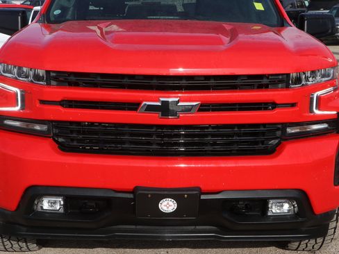 Used 2022 Chevrolet Silverado 1500 RST image 2