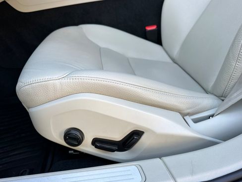 Used 2022 Volvo V60 T5 Cross Country w/ Advanced Package image 13