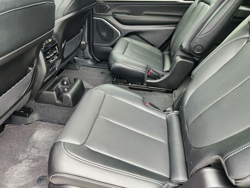 New 2026 Jeep Grand Cherokee L Limited AWD/4WD image 20