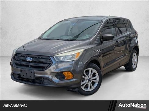 Used 2017 Ford Escape S FWD image 1