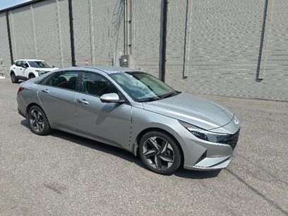 Used 2023 Hyundai Elantra SEL w/ Convenience Package