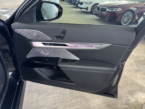 Used 2024 BMW 760i xDrive 760i xDrive w/ Executive Package image 9