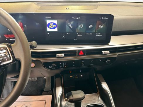 Certified 2024 Kia Sorento LX FWD image 22