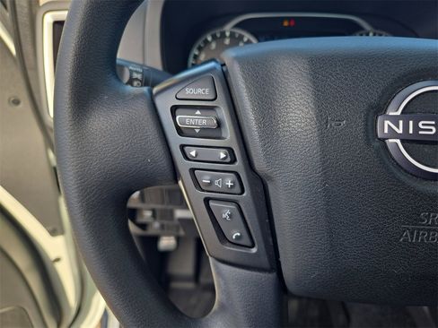 Used 2025 Nissan Frontier SV image 16