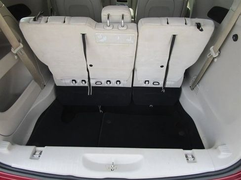 Used 2021 Chrysler Pacifica Touring-L image 13