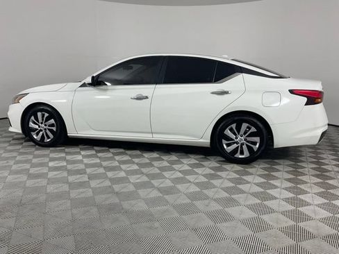 Used 2019 Nissan Altima 2.5 S FWD image 3