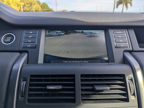 Used 2019 Land Rover Discovery Sport image 31