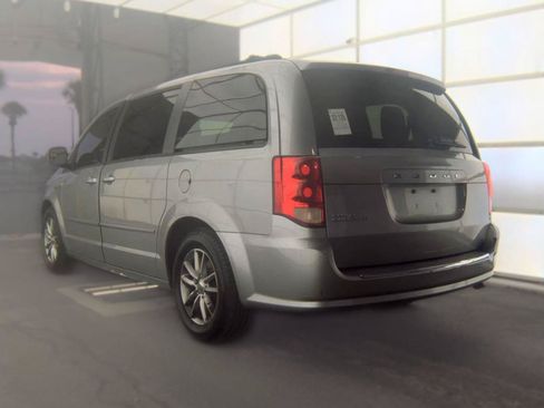 Used 2015 Dodge Grand Caravan SE FWD image 6
