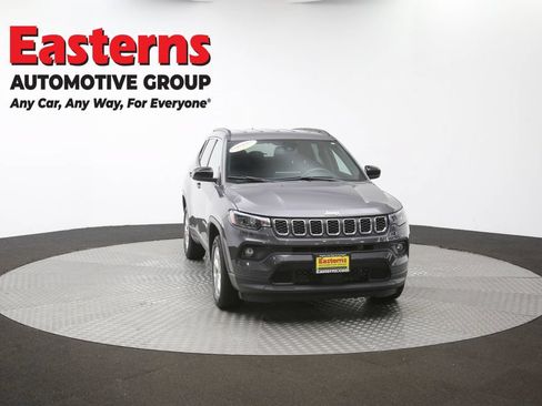 Used 2024 Jeep Compass Latitude AWD/4WD image 46
