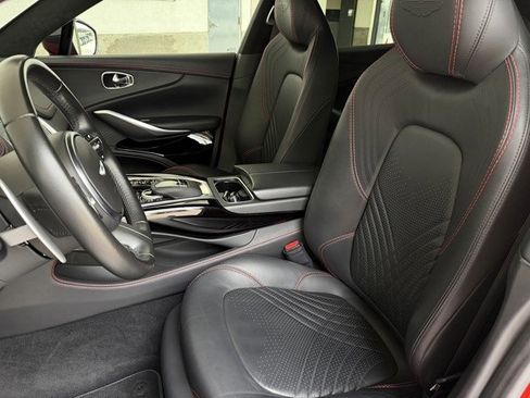 Used 2023 Aston Martin DBX image 16
