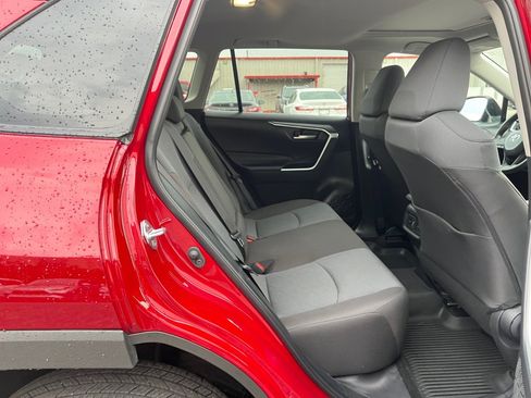 Used 2025 Toyota RAV4 XLE w/ Convenience Package FWD image 31