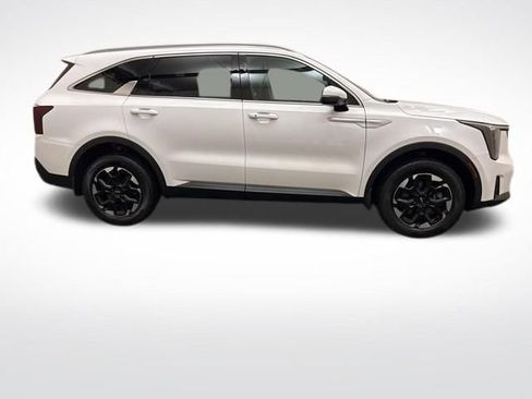 Certified 2025 Kia Sorento S AWD/4WD image 4