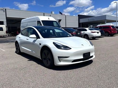 Used 2023 Tesla Model 3 Standard Range RWD image 1