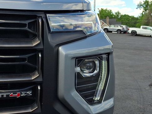 Used 2024 GMC Canyon AT4X AWD/4WD image 9