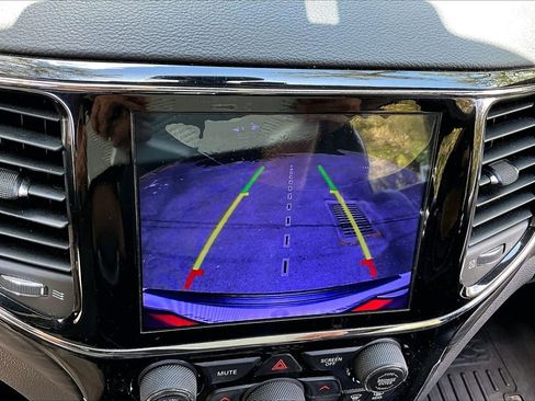 Used 2019 Jeep Grand Cherokee Altitude AWD/4WD image 13