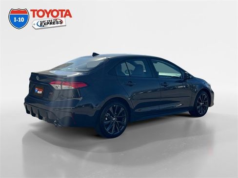 Certified 2025 Toyota Corolla SE image 5