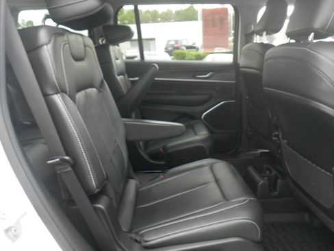 Used 2021 Jeep Grand Cherokee L Limited image 24