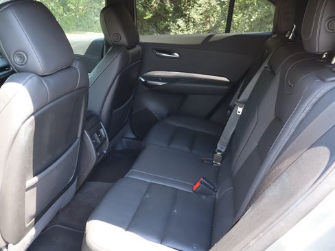 Used 2025 Cadillac XT4 Premium Luxury FWD image 30