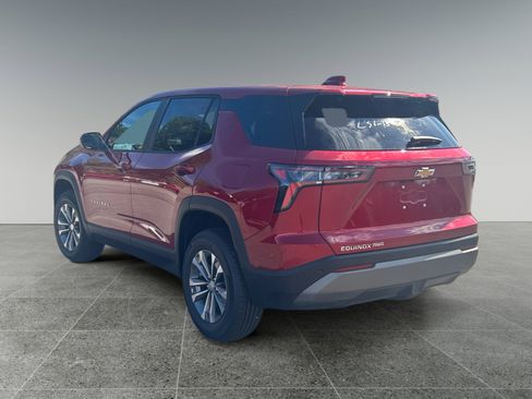 New 2026 Chevrolet Equinox LT image 2