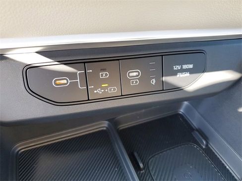 New 2026 Kia Carnival EX image 28