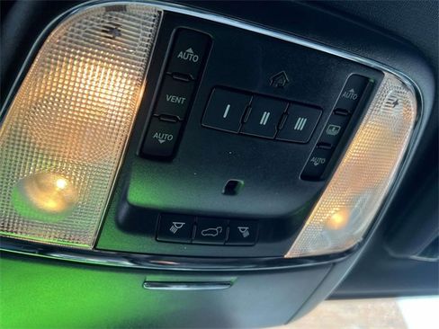 Used 2017 Jeep Grand Cherokee Limited w/ Luxury Group II image 30