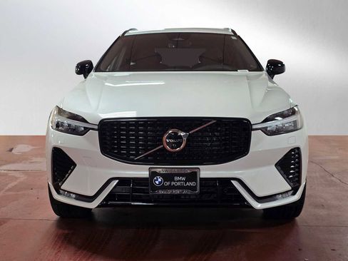 Used 2023 Volvo XC60 B5 Ultimate w/ Climate Package image 8