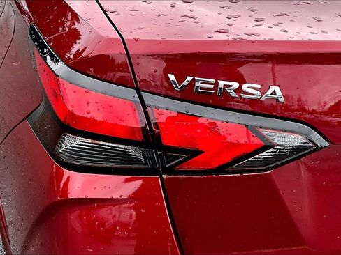 Used 2025 Nissan Versa SV w/ Trunk Package image 13