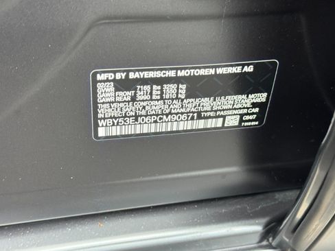 Used 2023 BMW i7 xDrive60 AWD/4WD image 57