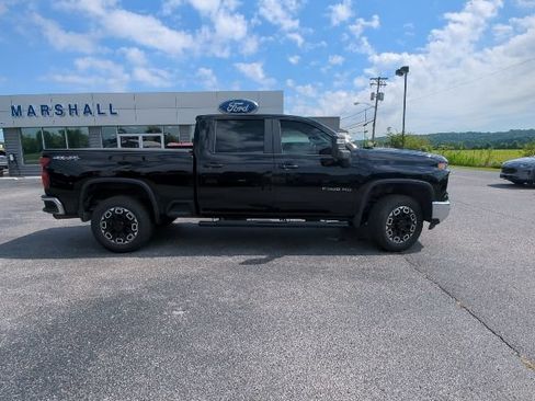 Used 2024 Chevrolet Silverado 2500 LT w/ Convenience Package AWD/4WD image 18