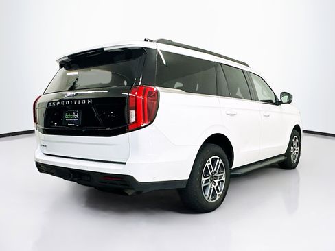 Used 2025 Ford Expedition Active AWD/4WD image 9