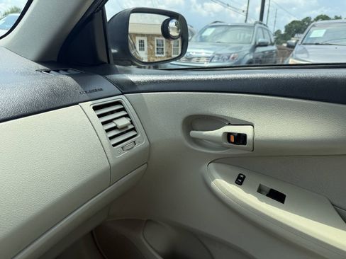 Used 2013 Toyota Corolla L FWD image 20