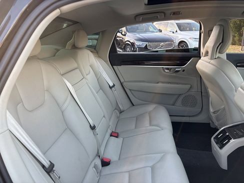 Used 2018 Volvo S90 T5 Momentum w/ Convenience Package image 8