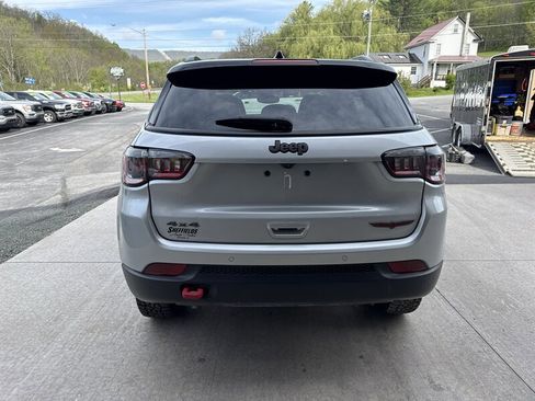 Used 2025 Jeep Compass Trailhawk AWD/4WD image 5