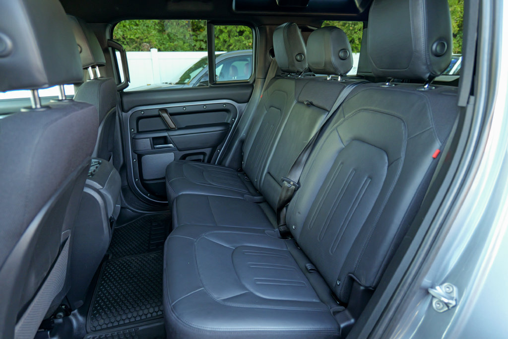 Used 2023 Land Rover Defender 110 X AWD/4WD image 24