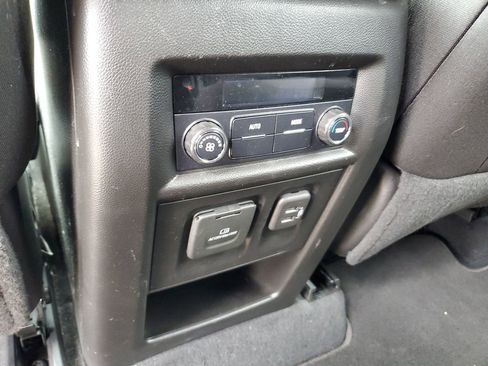 Used 2022 Chevrolet Traverse LT w/ LPO, Cargo Package FWD image 12