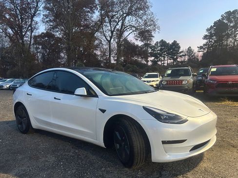 Used 2023 Tesla Model 3 Standard Range image 7