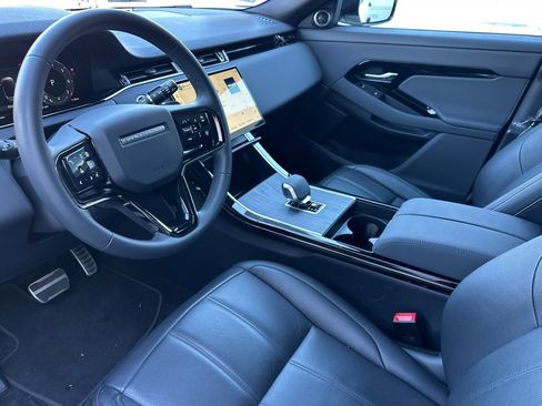 Used 2024 Land Rover Range Rover Evoque Dynamic SE image 4