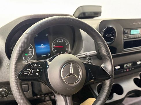 Used 2025 Mercedes-Benz Sprinter 2500 image 14